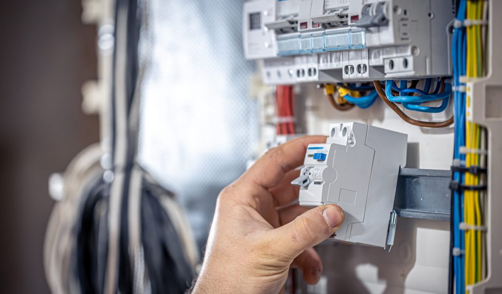 Servicio de instalaciones electricas en Invalco